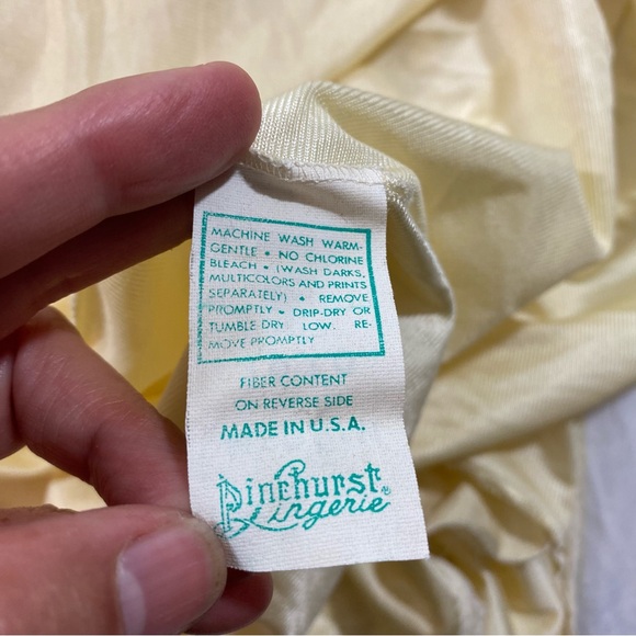 Pinehurst Robe Woman Med. Vintage 4 button closure short sleeve Yellow lingerie - Picture 2 of 12